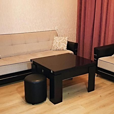 Bright And Cozy Apartment On Aghmashenebeli Avenue Tbilisi Eksteriør billede