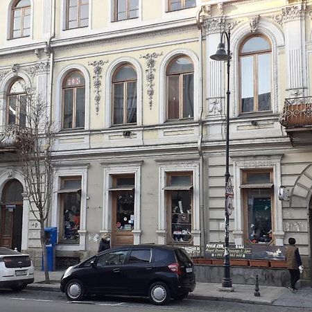 Bright And Cozy Apartment On Aghmashenebeli Avenue Tbilisi Eksteriør billede