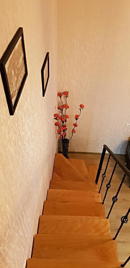 Bright And Cozy Apartment On Aghmashenebeli Avenue Tbilisi Eksteriør billede