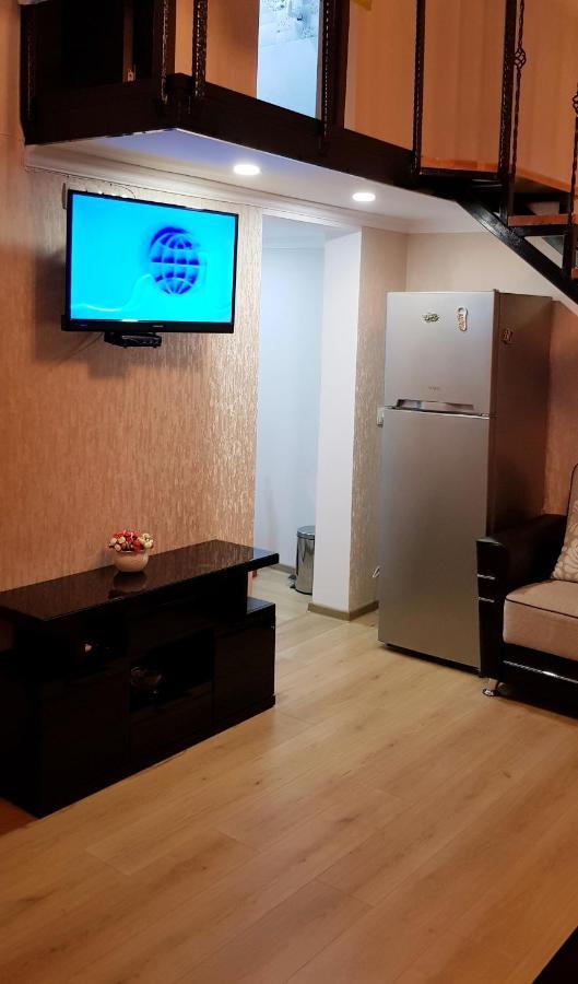 Bright And Cozy Apartment On Aghmashenebeli Avenue Tbilisi Eksteriør billede