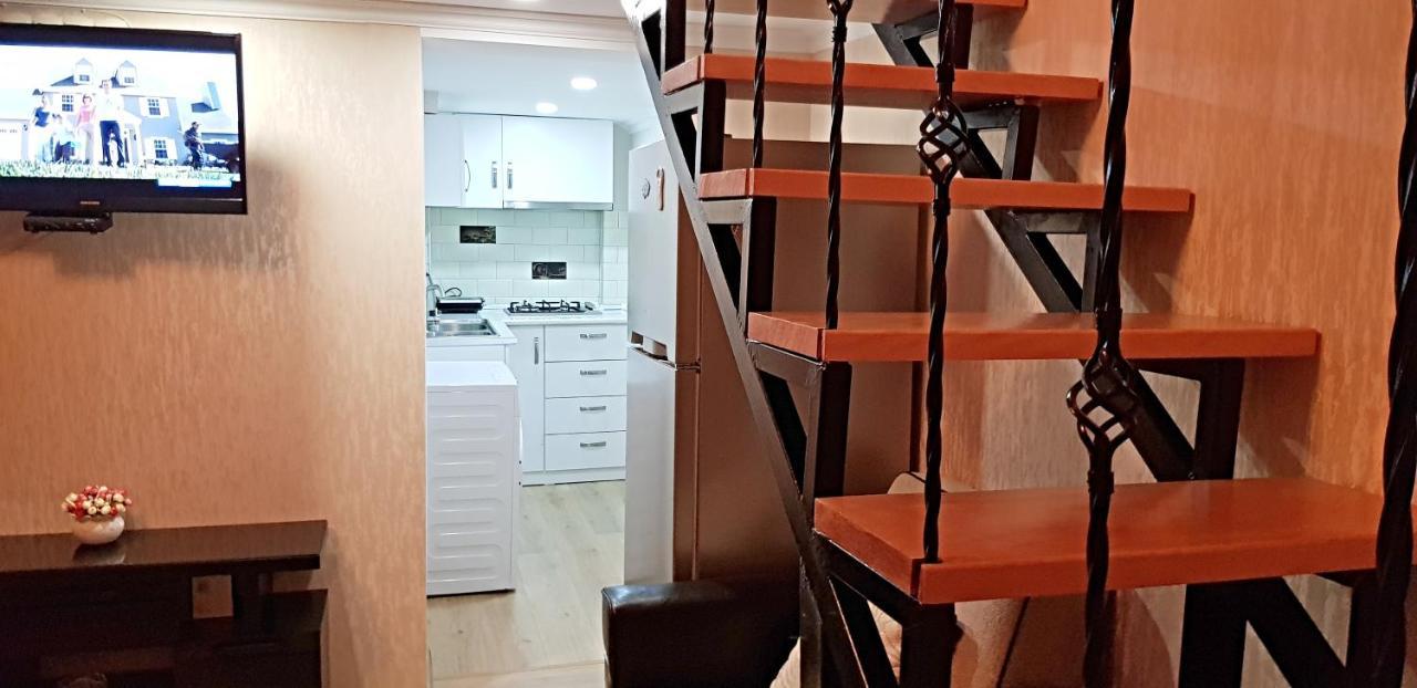 Bright And Cozy Apartment On Aghmashenebeli Avenue Tbilisi Eksteriør billede