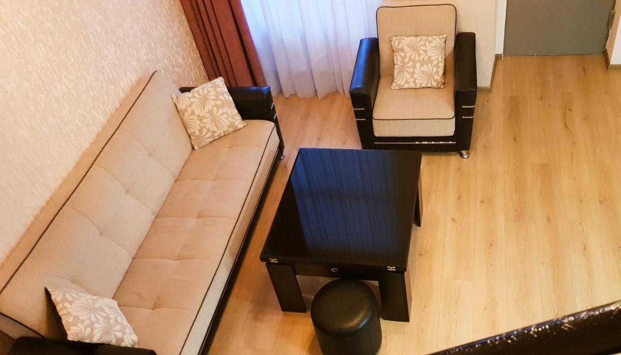 Bright And Cozy Apartment On Aghmashenebeli Avenue Tbilisi Eksteriør billede