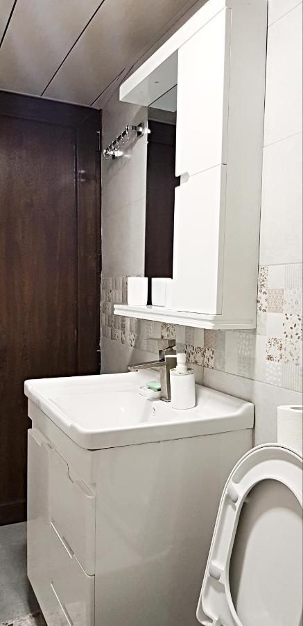Bright And Cozy Apartment On Aghmashenebeli Avenue Tbilisi Eksteriør billede