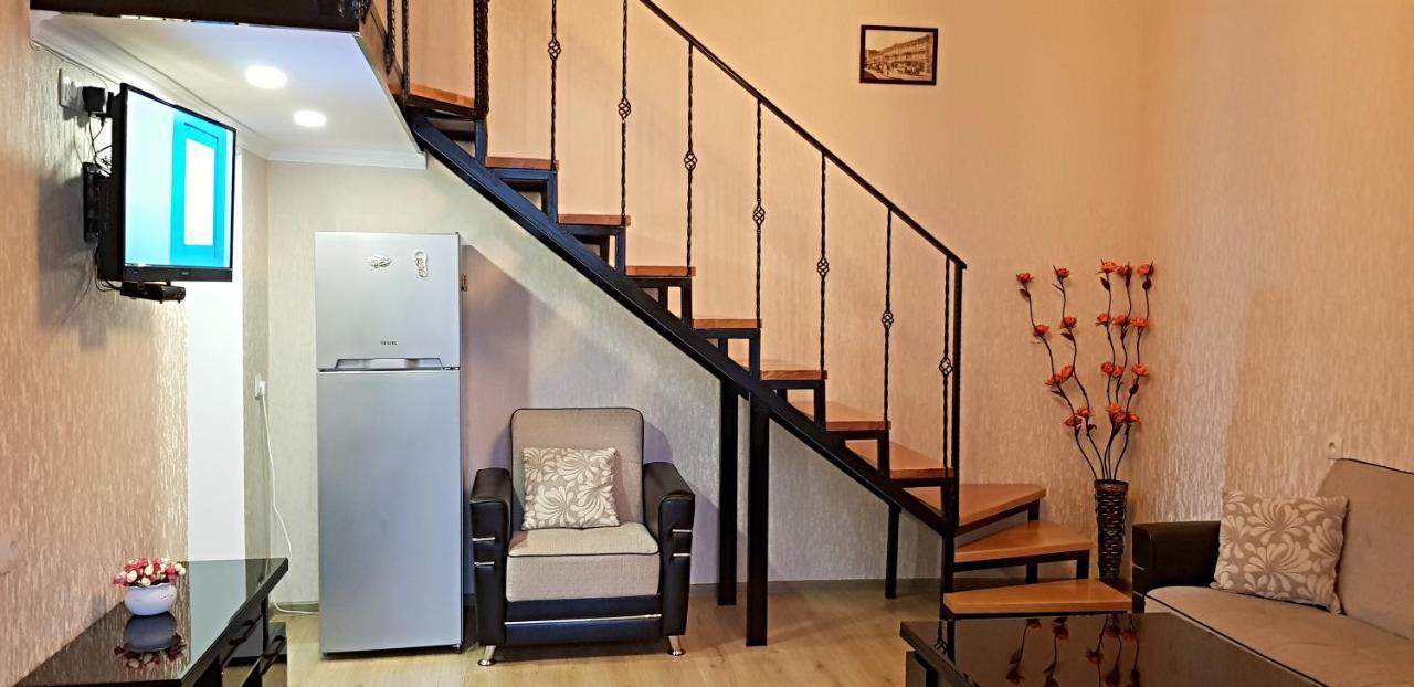 Bright And Cozy Apartment On Aghmashenebeli Avenue Tbilisi Eksteriør billede