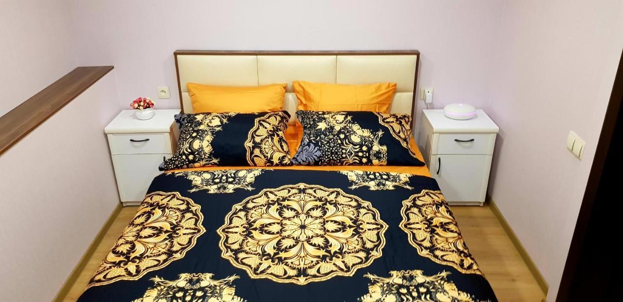 Bright And Cozy Apartment On Aghmashenebeli Avenue Tbilisi Eksteriør billede